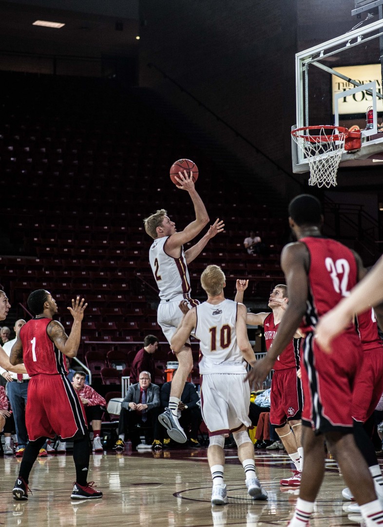 Denver is currently 2-5 in Summit League play. Photo by Gusto Kubiak.